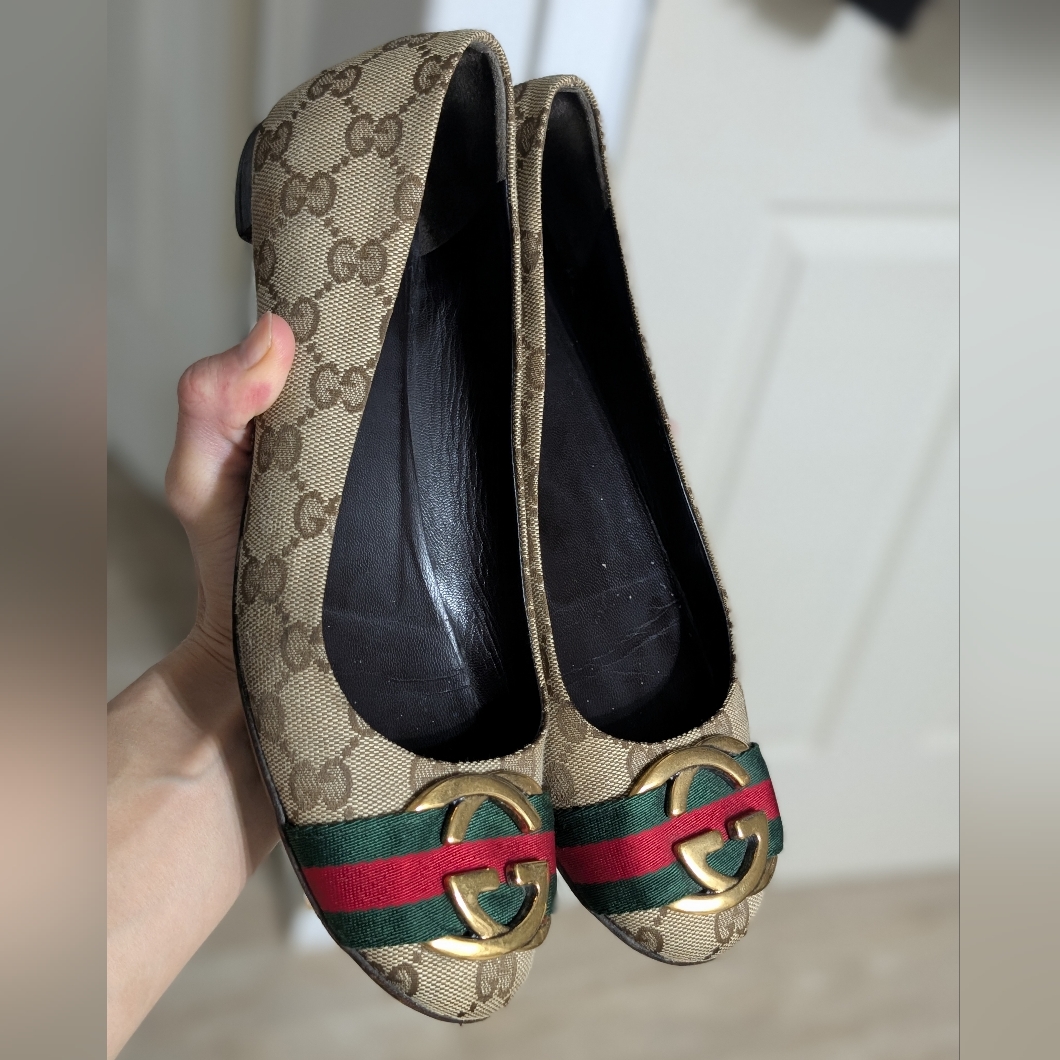 Gucci Beige And Green Flats With Bronze Accent Fabric Logo Print